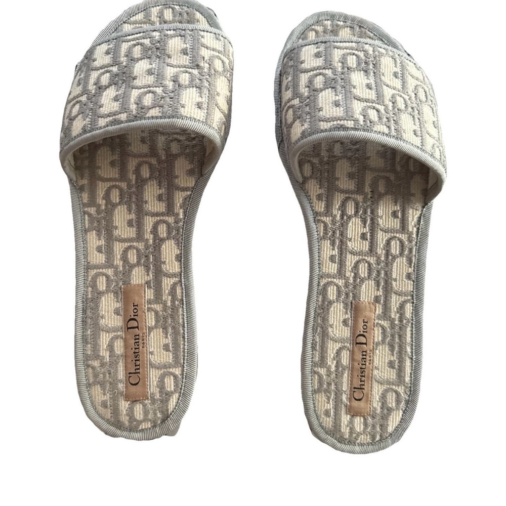 Dior Gray Slippers Luxurious Monogram Design